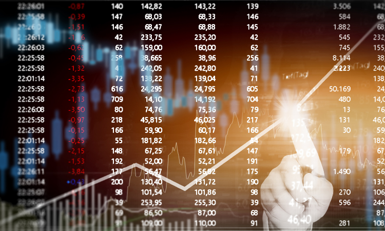 Invertir en inmuebles a través de la bolsa: todo lo que debes saber sobre los ETFs, las socimis y las acciones